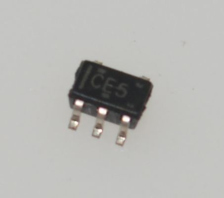 SN74LVC1G08DBVR Single 2-Input AND Gate 1.65-5.5V Fornecimento 10ns Atraso de propagação SOT-23-5 -40°C a +125°C