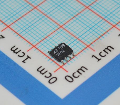 LT1800CS8#PBF Amplificador Operacional 100MHz Largura de Banda 450V/µs Taxa de Variação 3.5nV/√Hz Ruído 2.7-12.6V Tensão de Alimentação Rail-to-Rail I/O 8-Pin SOIC -40°C a 85°C Baixa Potência