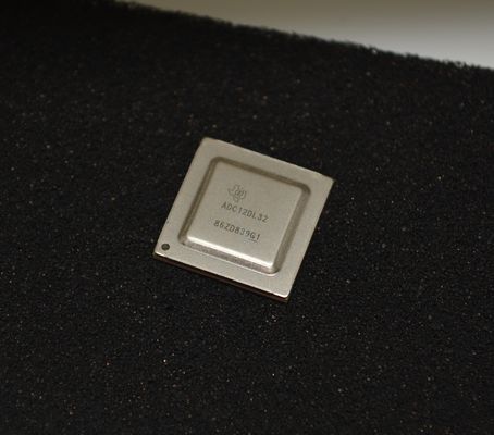 ADC12DL3200ACF RF-Sampling ADC Resolução de 12 bits Dual 3.2GSPS Canais 6.4GBaud Rate JESD204B Interface Operação multibanda Ultra-baixa potência Larga largura de banda analógica Digital integrada Down-Conversão