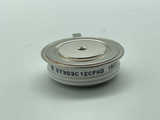 ST303C12CFK0 1200V 300A Módulo de meia-ponte de baixo VCE (sat) baixa perda de curto-circuito robustez NTC integrado para motores e inversores industriais