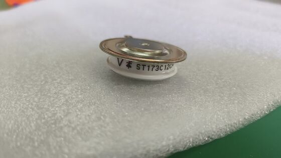 VS-ST303C12CFK0 1200V 300A módulo IGBT baixo Vce (sat) baixa perda alta robustez NTC integrado comutação rápida para motores industriais e inversores UPS