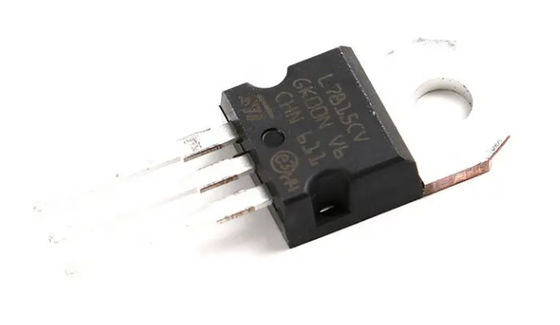 L7815CV-DG 15V 1.5A Regulador linear TO-220 Proteção térmica/corte de circuito ±4% Precisão -40°C a +125°C