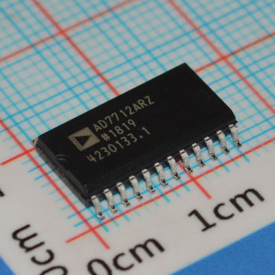 AD7712ARZ ADC de 24 bits Σ-Δ Taxa de Saída de 500Hz Baixo Ruído 1.5μV Interface SPI ±5V Alimentação -40°C a 85°C Design de Tecnologia Avançada