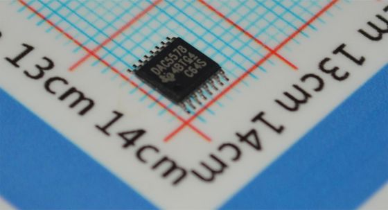 DAC5578SPWR 8-Ch 8-bit DAC I2C Interface 2.7-5.5V, baixa potência 0.4mA, ±1LSB INL TSSOP-16 -40°C a +105°C
