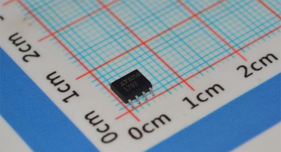 LT1792CS8 Regulador de Baixa Queda de Tensão 1.5A 3.3V/5V/ADJ 1V Queda de Tensão ±1% Precisão SO-8 -40°C a +125°C Baixo Ruído