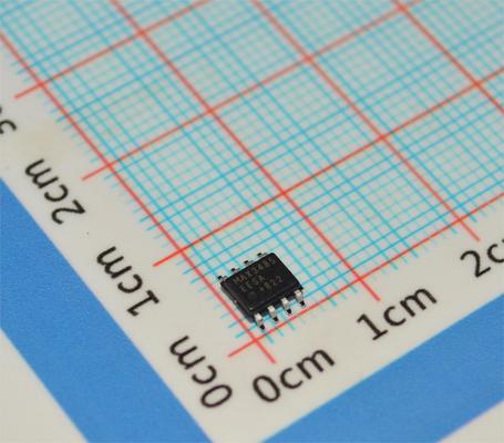 Transceptor MAX3485EESA 3,3V RS-485/RS-422 10Mbps 1/8 de Carga Unitária (256 Nós) ±15kV ESD SOIC-8 -40°C a +85°C