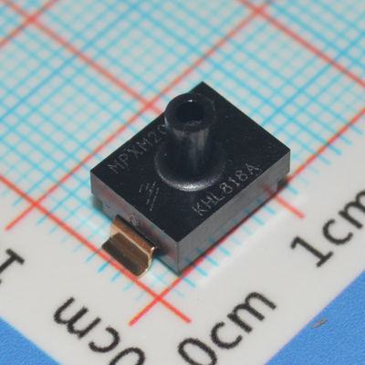 Sensor de Pressão MPXM2010GS 10kPa Saída 0-40mV ±1.5% Precisão SOP-6 Alimentação 3-6V -40°C a +125°C Resistente a Mídia