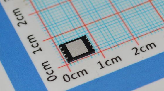 S25FL256SAGNFI010 256Mb (32MB) Serial NOR Flash 104MHz SPI 100K Erasure/Program Cycles 20-Year Data Retention 2.7-3.6V WSON-8 -40°C a +85°C Grau automóvel