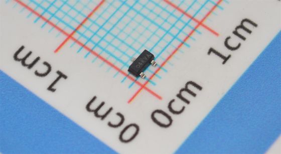 SI2333DDS-T1-GE3 20V MOSFET de canal P 4.1A Corrente contínua 0,045Ω Rds ((on) 1,8V Dispositivo de nível lógico TO-236-3 SC-59 SOT-23-3 -55°C a +150°C AEC-Q101 Qualificado
