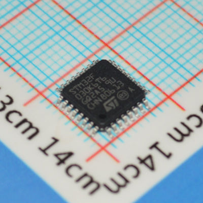 STM32F030K6T6 MCU Cortex-M0 de 48MHz, 32KB Flash, 4KB RAM, ADC de 12 bits, 16 GPIOs, LQFP-32, 2.4-3.6V, -40°C a +85°C, Econômico