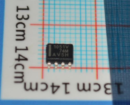 Transceptor CAN FD TCAN1051VDQ1 5V 5Mbps Taxa de Dados Flexível ±58V Proteção contra Falhas 1.8V-5V Lógica I/O SOIC-8 -40°C a +125°C AEC-Q100 Grau 1