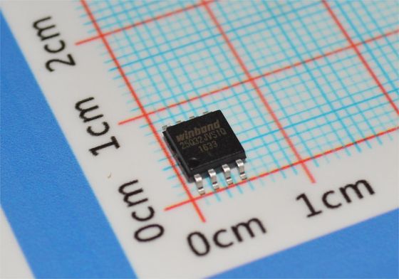 W25Q32JVSSIQ 32Mb SPI Flash 104MHz Relógio 100K Ciclos de apagamento SOIC-8 2.7-3.6V -40°C a +85°C