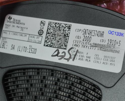 SN74HC574DWR Octal Tipo D Flip-Flop Saídas de 3 estados 6ns Atraso de propagação SOIC-20 2-6V Fornecimento -40°C a +85°C