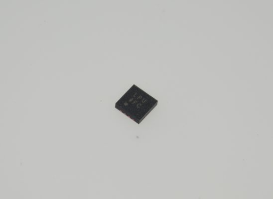 ADM7170ACPZ-3.3-R7 Regulador LDO de 3,3V 2A Entrada 1,8-6,5V Ruído 1μV RMS PSRR 75dB LFCSP-8 -40°C a +125°C AEC-Q100