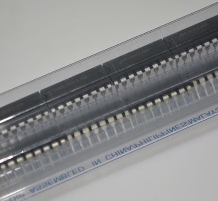 MAX3232CPE RS-232 Transceptor ±15kV ESD Proteção 3.0-5.5V Ampla Tensão 1μA Baixa Potência 250kbps Taxa de dados 2 Drivers/2 Receivers Pacote DIP-16 para comunicações industriais