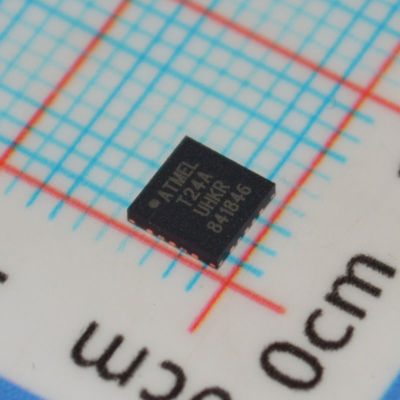 ATTINY24A-MUR Microcontrolador AVR de 8 bits com 2KB de Flash, velocidade de 12MHz, 128B de EEPROM, 12 pinos de E/S, operação de 1,8V-5,5V, -40°C a +85°C e Ultra-Baixo Consumo para Designs Compactos