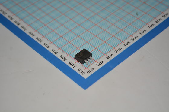 LM1085ISX-3.3 3.3V Saída Fixa 3A Baixa Queda de Tensão (1.5V) Proteção Térmica e de Corrente Pacote TO-263 4.75V-15V Entrada Resposta Rápida Temperatura Industrial (-40°C a +125°C)