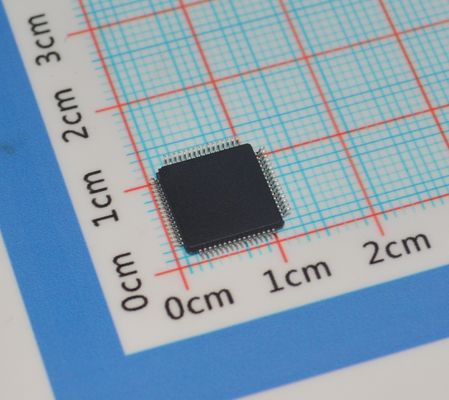 LPC2131FBD64/01,15 ARM7 MCU 32 bits RISC Core 64KB Flash 16KB RAM 60MHz Velocidade USB 2.0 2x UART 64-LQFP -40°C a +85°C Grau industrial