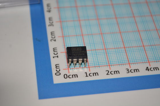OPA2251PA Amplificador Operacional Duplo de Precisão com Largura de Banda de 10MHz, Baixa Deriva de 0,5μV/°C, Ruído de 1,1μVpp, Saída Rail-to-Rail, Alimentação de ±2,25V a ±18V e Pacote DIP de 8 Pinos
