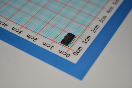 XTR105U Transmissor de corrente de circuito de precisão 4-20mA com linearização de excitação do sensor RTD, operação de 2 fios Regulador de 5V 60V Conformidade 0,1% de precisão e amplo 7.5-36V de suprimento no pacote SO-14