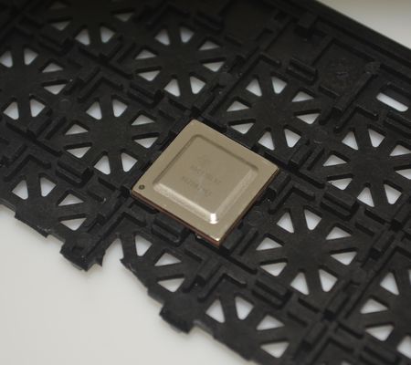 ADC12DL3200ACF RF-Sampling ADC Resolução de 12 bits Dual 3.2GSPS Canais 6.4GBaud Rate JESD204B Interface Operação multibanda Ultra-baixa potência Larga largura de banda analógica Digital integrada Down-Conversão