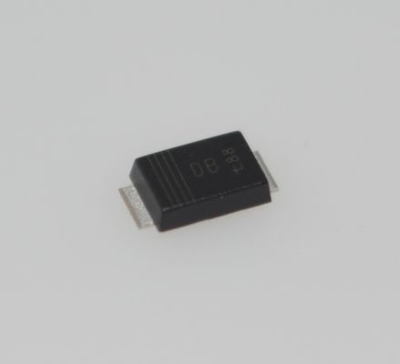 Rectificador de barreira Schottky de ultra-baixa Vf PMEG6030EVPX 60V 3A AEC-Q101 Eficiência elevada qualificada <1μA Low IR Halogen-free SOD128 Flat Plastic Package for Automotive and Industrial