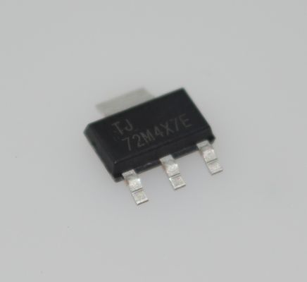 1.2V Low Dropout TLV1117LV33DCYR 3.3V LDO Regulator 800mA Output High PSRR 1% Precisão estável com condensadores cerâmicos habilitar pin -40°C a 125°C SOT-223 Pacote