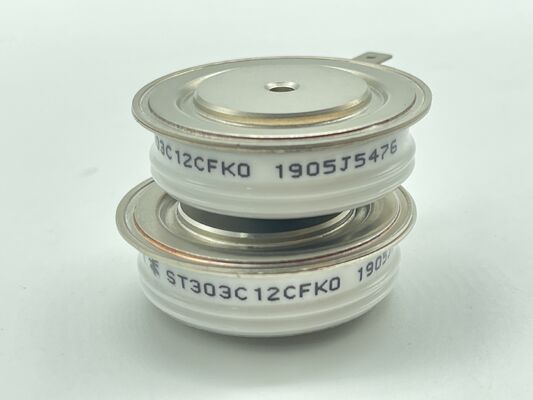 ST303C12CFK0 1200V 300A Módulo de meia-ponte de baixo VCE (sat) baixa perda de curto-circuito robustez NTC integrado para motores e inversores industriais