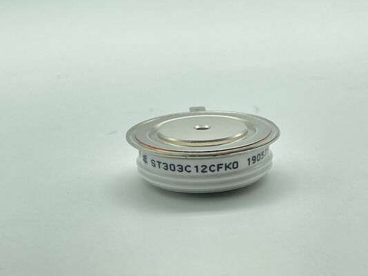 ST303C12CFK0 1200V 300A Módulo de meia-ponte de baixo VCE (sat) baixa perda de curto-circuito robustez NTC integrado para motores e inversores industriais