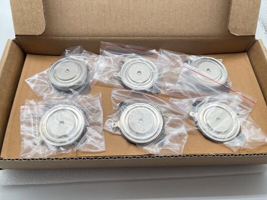 VS-ST330C16C0 1600V 330A Módulo de meia ponte Baixo Vce (sat) Baixa perda Alta resistência ao curto-circuito NTC integrado para inversores industriais e UPS de alta potência