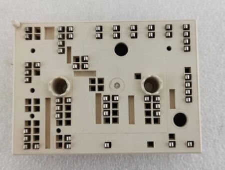 35ACC12F4V1 Transistor PNP Automotivo 12V 3,5A Baixa VCE(sat) 250mV Alto Ganho de Corrente Encapsulamento SOT-223 Qualificado AEC-Q101 Para Comutação de Carga e Controle de Motor em Veículos