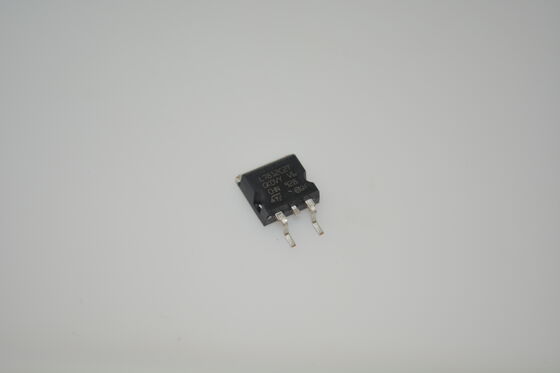 L7812CD2T 12V 1A Regulador de tensão linear de saída fixa Proteção contra sobrecarga térmica Proteção contra curto-circuito Limitador de corrente TO-263 Pacote para regulação de energia elétrica local