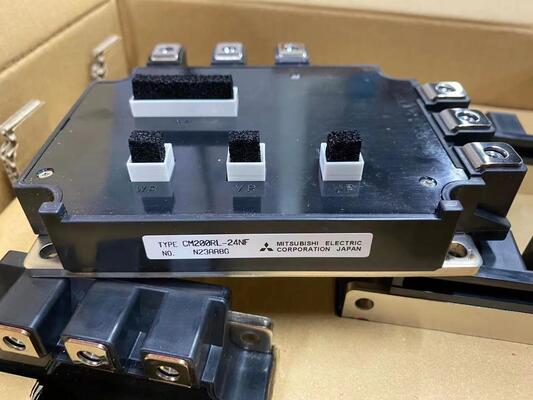 CM200RL-24NF 1200V 200A Módulo IGBT Duplo Baixo VCE (sat) Alta robustez de curto-circuito Baixa perda de comutação para motores industriais e UPS de alta potência