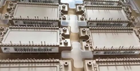 Módulo IGBT PIM FP25R12KT4 B11 1200V 25A com TrenchStop IGBT4 de Baixa Perda de Comutação, NTC Integrado, Placa de Base de Cobre Isolada, Operação a 150°C, Tecnologia PressFIT para Acionamentos de Motor