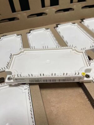 FS150R12KT4 1200V 150A Módulo Six IGBT Baixo VCE(sat) Alta Eficiência 10µs Robustez contra Curto-Circuito NTC Integrado Design Compacto EconoPACK+ Baixas Perdas de Comutação Ideal para Drives e UPS