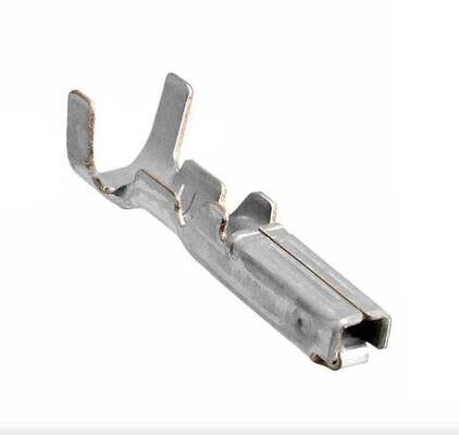 282403-1 Conector Fêmea de 8 Posições com Passo de 2.5mm, Trava por Fricção, Polarizado, Classificação UL 94V-0 de 4.5A, Montagem em Painel para Aplicações Industriais e Automotivas