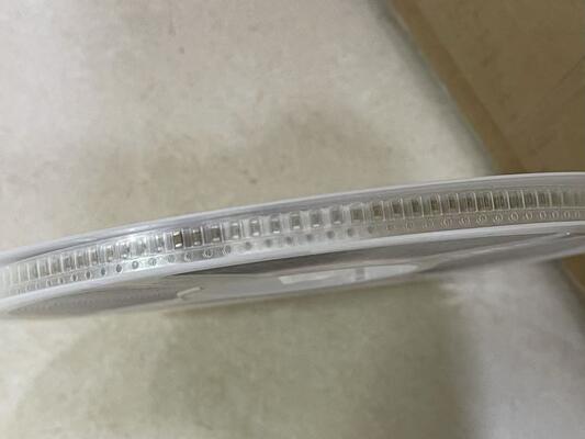 1206B104K101CT   MLCC 1206 caso X7R dielétrico 0.1μF ± 10% 100V nominal ESR baixa largura -55°C a +125°C gama perfeita para desacoplamento e filtragem de potência