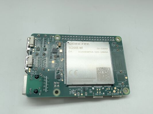 SC200EWFDA-G55-UNNNA alumínio eletrolítico SMD 200V nominal 105°C baixa impedância longa vida alta ripple -40 a +105°C para energia e LED